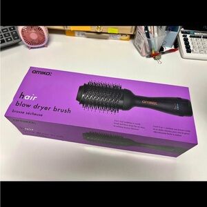 Amika : Hair blow dryer brush (2 in 1 combines : Brush and blow dryer)